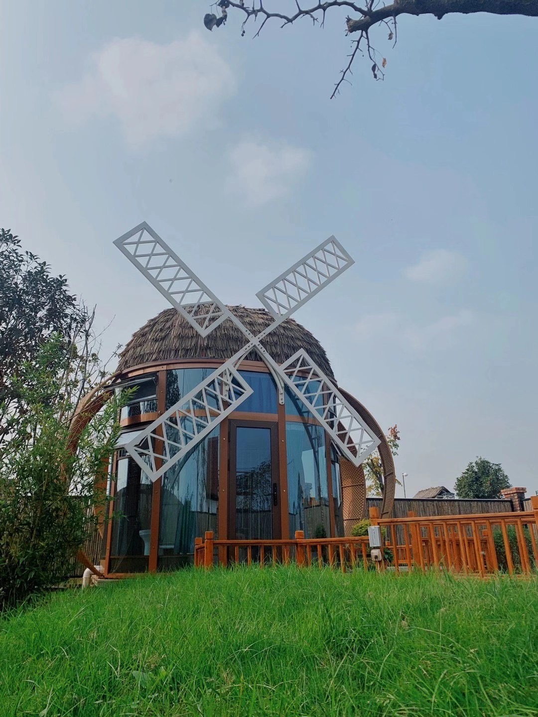 風(fēng)車民宿景觀小屋